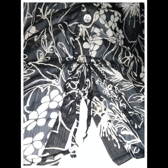 LIZ & CO Sheer sleeveless blouse - Picture 3 of 5